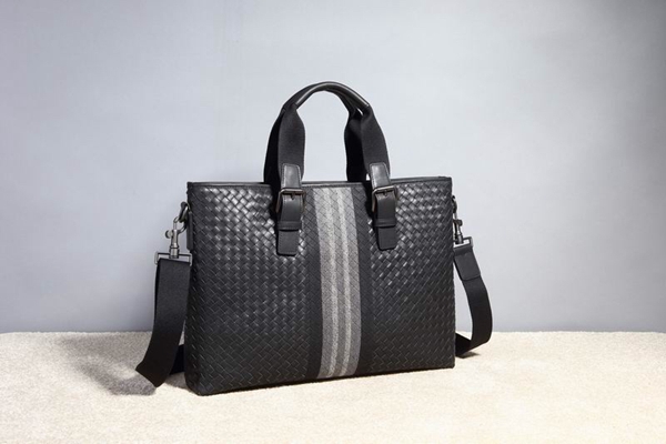 ボッテガヴェネタバッグ正面デザイン